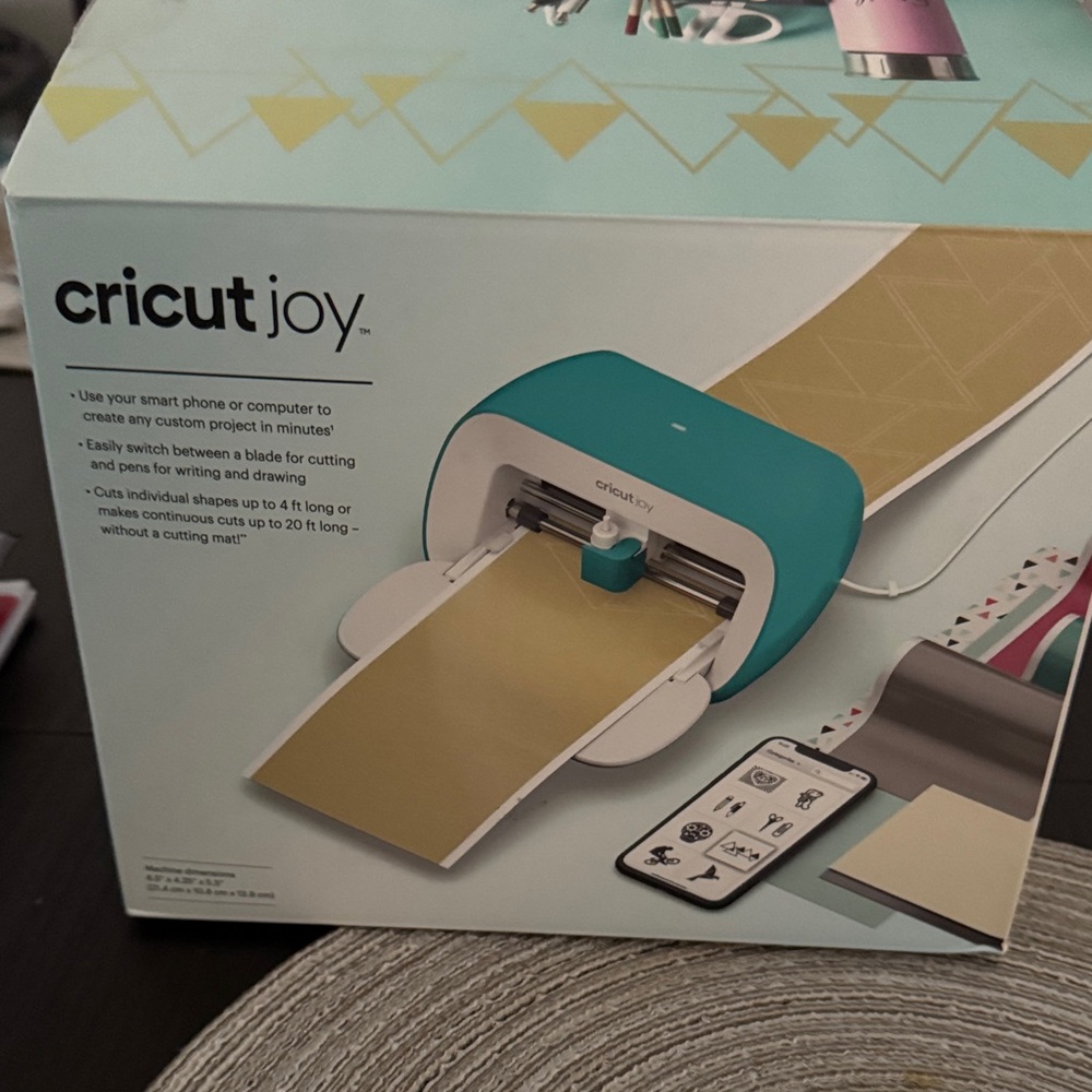 Cricut Joy with Gold Craft Vinyl